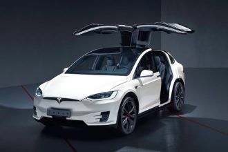 Tesla Model X — детальный обзор достоинств и недостатков электромобиля