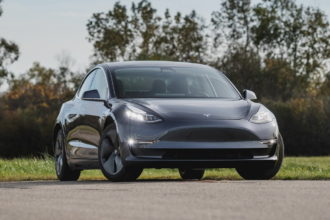 Самый продаваемый электромобиль от Маска: Tesla model 3