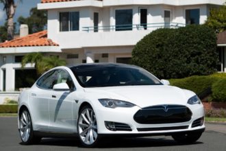 Самый высокопроизводимый седан Tesla Model S