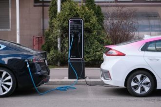 Оптимизация процесса зарядки аккумуляторов электромобилей на 90% за 10 минут